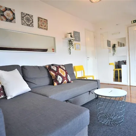 Santos - Upper Loft With River View Lisbon